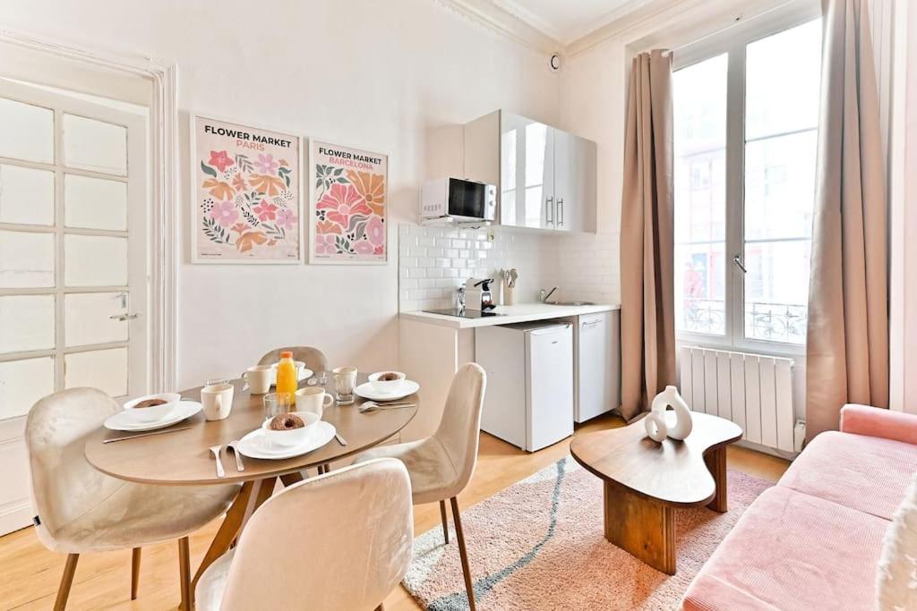 Magnifique Neuf Rose 14eme Parigi